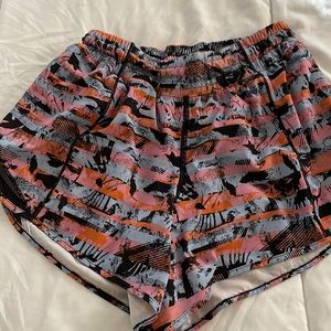 Lululemon Hotty Hot 4” shorts